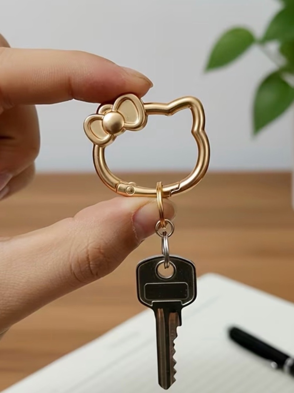 NEW Hello Kitty Cat-Shaped Gold Tone Key Ring